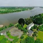 De Charme En Bord De Loire Holiday home *